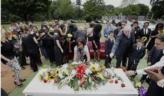 Mơ thấy người chết keubet nằm trong quan tài sống lại là điềm gì?